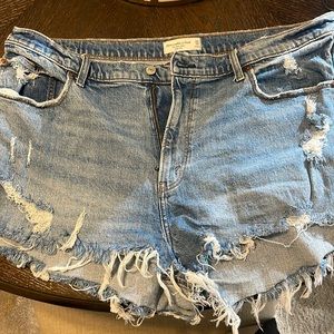 Abercrombie Mom Short High Rise Curve Love